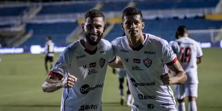 Vitória pode perder os dois zagueiros para a partida contra o Vasco