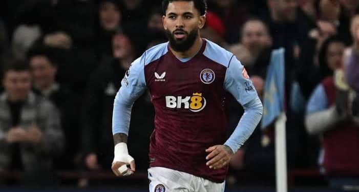 Douglas Luiz está perto de ser comprado por clube europeu e pode render boa grana ao Vasco