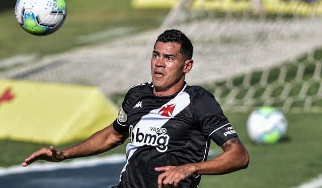 Ex-Vasco se destaca na Ásia e concorre prêmio de gol mais bonito