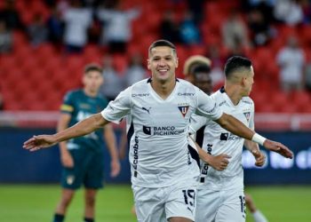 Confira lances de Alex Arce, sondado no Vasco