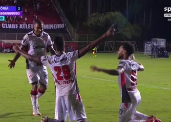 Vitória goleia o Atlético-MG e coloca o Vasco na zona de rebaixamento