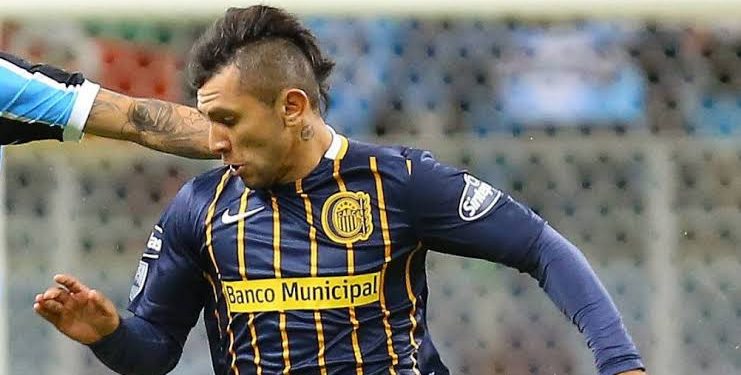 Volante com passagens por Sevilla e Grêmio é oferecido ao Vasco