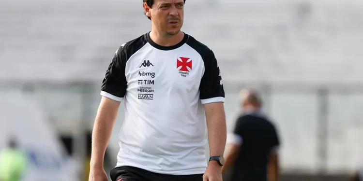 Quem será o treinador do Vasco? Confira as opções na mesa