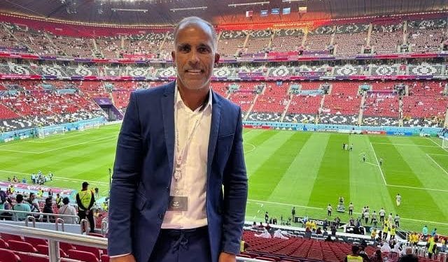 Felipe tem conversas com Álvaro Pacheco no CT do Vasco