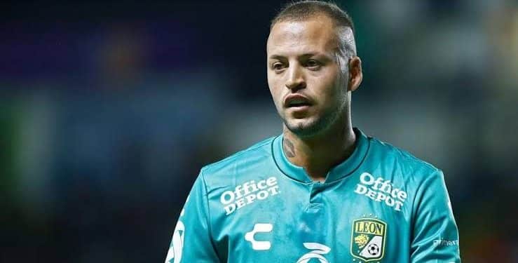 Vasco demonstra interesse em atacante Nico López