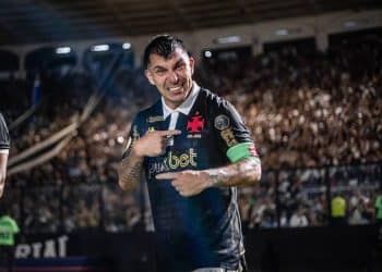 Saída de Medel abre espaço para Vasco contratar bons jogadores