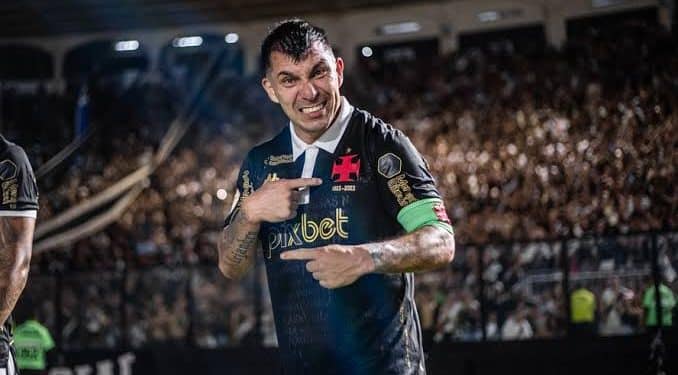 Saída de Medel abre espaço para Vasco contratar bons jogadores