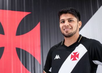 Você não vai acreditar no salário de Robert Rojas no Vasco