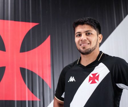 Você não vai acreditar no salário de Robert Rojas no Vasco