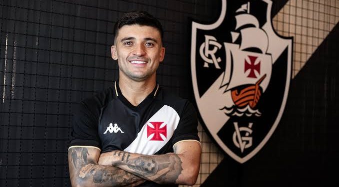 Ele jogou no sacrifício, chamou a responsabilidade e ganhou o apoio da torcida do Vasco