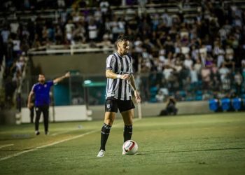 Volante que gostaria de jogar no Vasco está livre no mercado