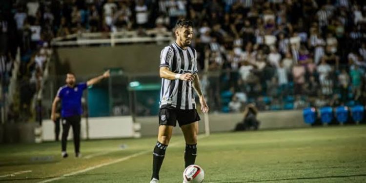 Volante que gostaria de jogar no Vasco está livre no mercado