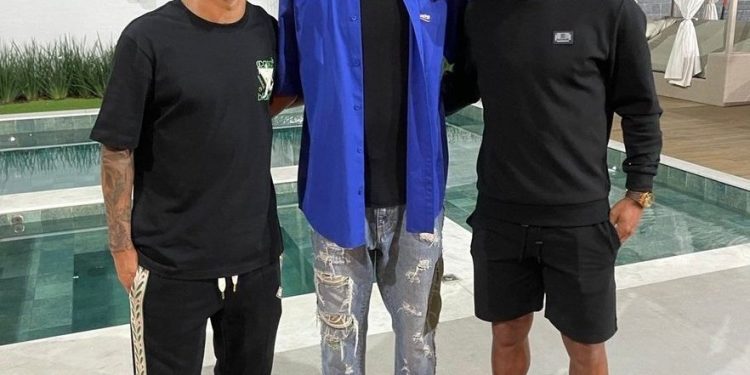 Vasco acerta contratação de Souza e Alex Teixeira