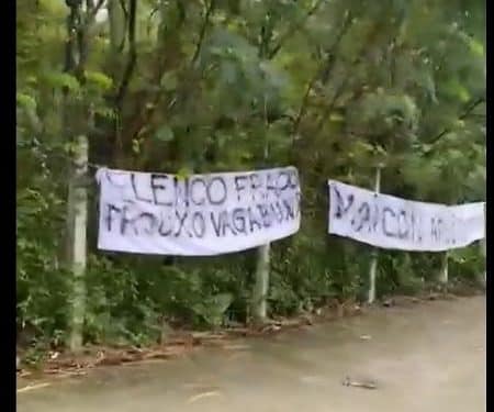 Torcedores do Vasco protestam no CT: "Elenco vagabundo"
