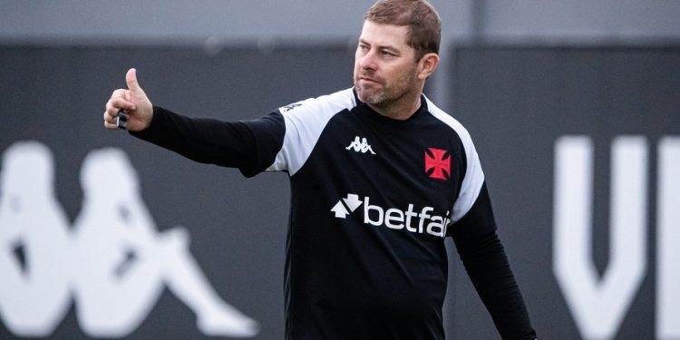 Vasco: Futuro de Rafael Paiva pode ser definido hoje