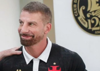 Vasco encaminha acordo com atacante do Inter Miami, de Messi