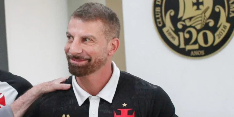 Vasco encaminha acordo com atacante do Inter Miami, de Messi