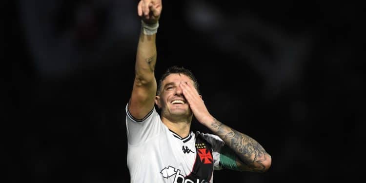 Atacante do Vasco, Vegetti manda recado para todos os clubes