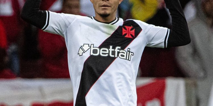 Adson vira peça importante no Vasco com Rafael Paiva; veja números