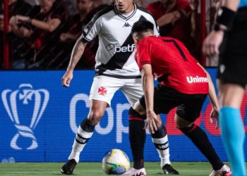 Vasco faz péssima partida, mas consegue empate com o Atlético-GO