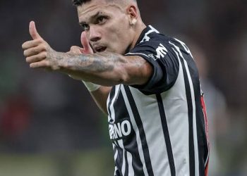 Paulinho cria polêmica com torcida do Galo ao se declarar vascaíno em vídeo para Philippe Coutinho