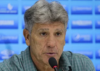 Renato Gaúcho quebra o silêncio e cria polêmica com Vegetti, do Vasco