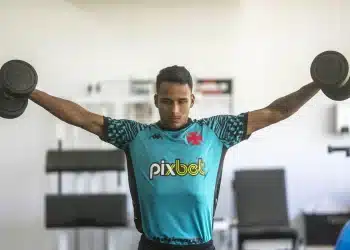 Matheus Julião, do Vasco, acerta saída para o futebol português