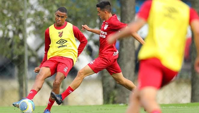 Athletico-PR tem mudança importante para enfrentar o Vasco; veja escalação