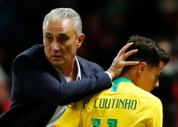 Treinador do Flamengo, Tite se rende e elogia qualidade do Vasco