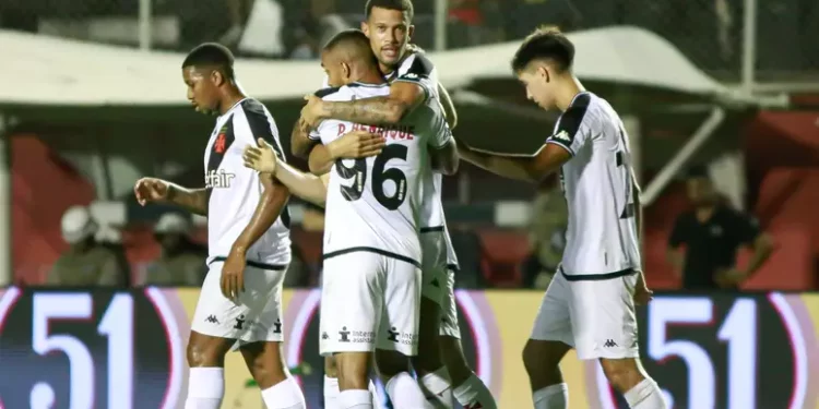 Marcelo Sant'Anna afirma que Vasco tem uma das defesas menos vazada com Paiva