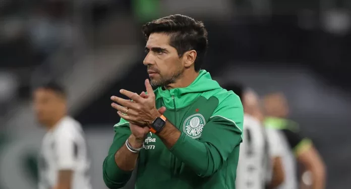Abel Ferreira entra na polêmica e comenta sobre pênalti não marcado para o Vasco