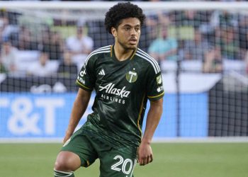 Evander recebeu proposta do Vasco? Confira