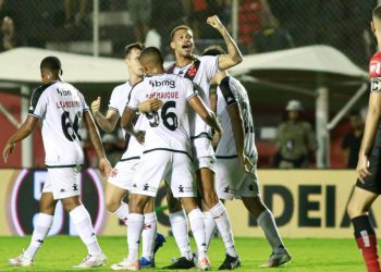 As razões para João Victor não ser titular fixo no Vasco?
