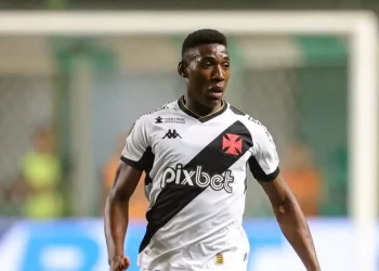 Léo será titular nos próximos jogos decisivos do Vasco