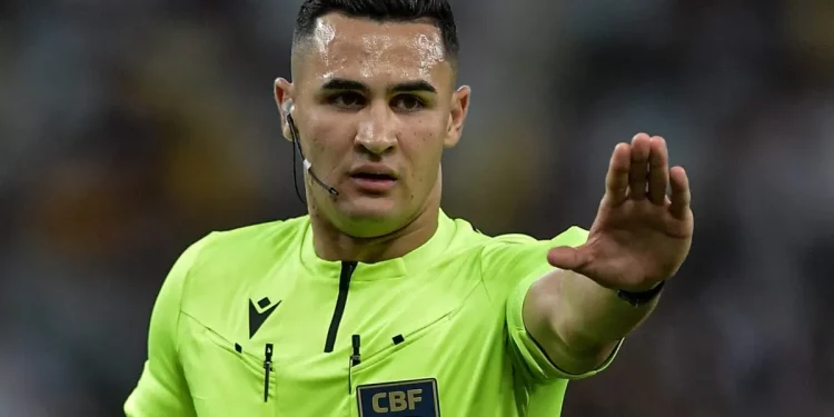 Torcedores do Vasco chutam o balde após decisão de juiz: "Não tem critério”