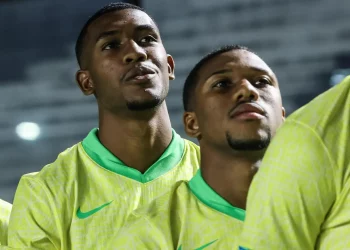 Base do Vasco ganha força com retorno de ídolo