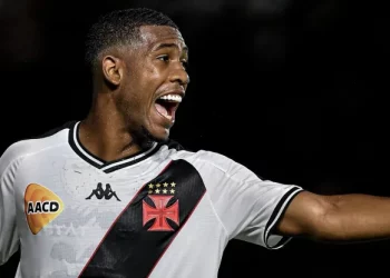 Vale? Vasco estipula valor para vender Rayan e clubes europeus ficam de olho