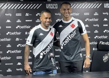 Prioridades mudam: Souza e Alex Teixeira perdem espaço no Vasco