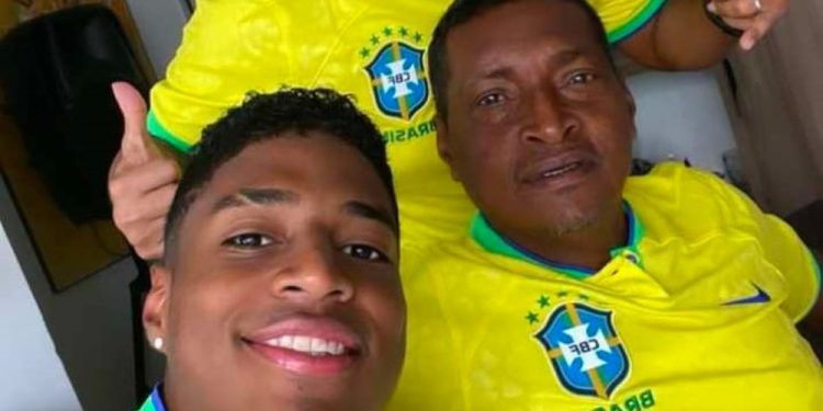 Atacante do Vasco carrega nome em homenagem ao futebol brasileiro; entenda