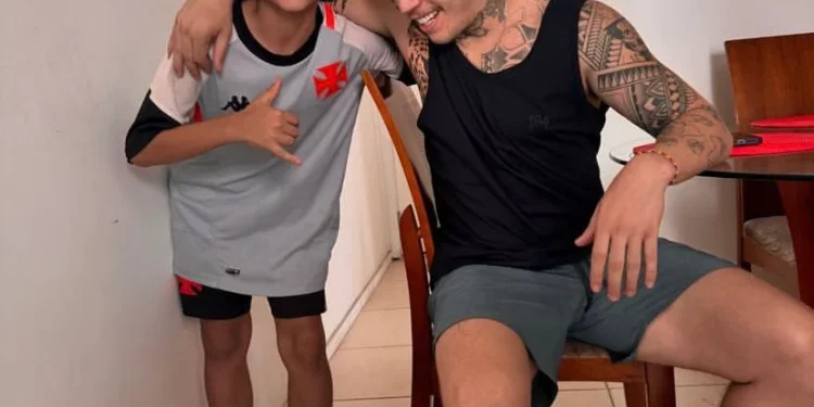 Whindersson Nunes apoia jogador da base do Vasco