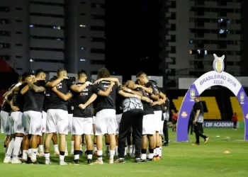 Ex-zagueiro do Vasco revela sacanagem da diretoria