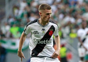 Entenda o motivo de Maxime atuar pouco pelo Vasco
