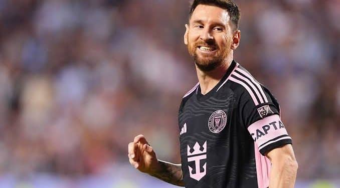 Dupla do Vasco passa por cima de Messi