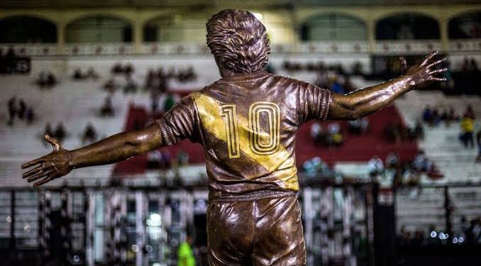 Onde ficarão os troféus e estátuas do Vasco durante a reforma de São Januário? Confira