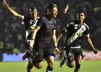 Ex-Vasco “mete o louco” e abandona Seleção