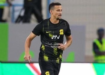 Cabe no Vasco? Zagueiro com passagem na Europa fica livre no mercado