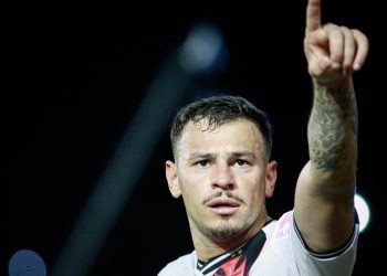 Vasco bate o Cuiabá e volta a vencer no Brasileirão