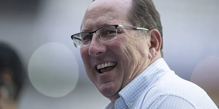 Proposta na mesa: Lyon de Textor faz investida por promessa do Vasco