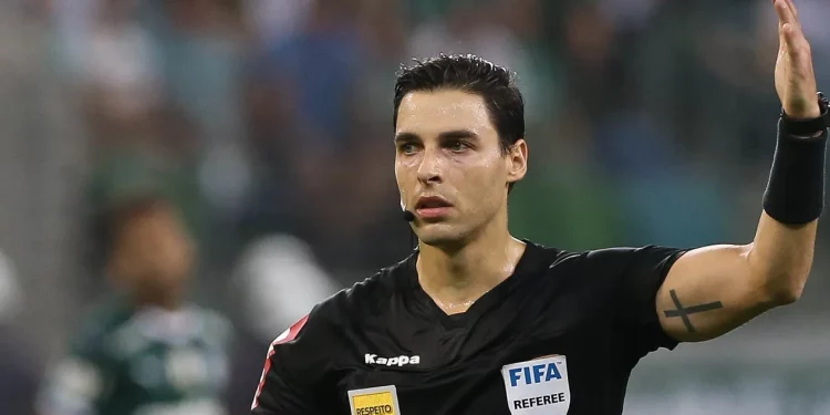 Polêmica à vista: Rodolpho Toski assume o VAR de Vasco x Botafogo