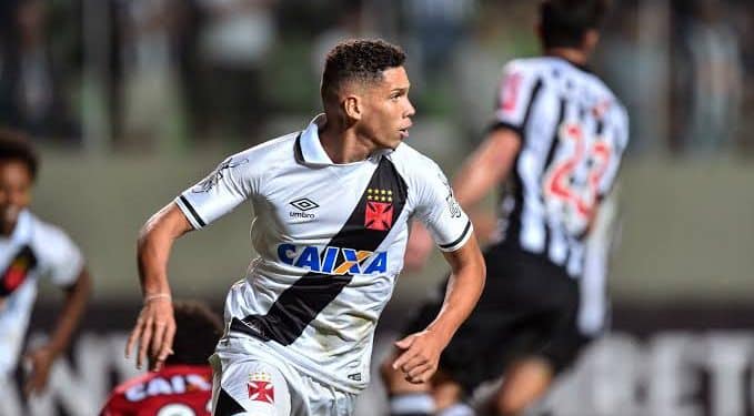 Paulinho emociona torcida com possível retorno ao Vasco
